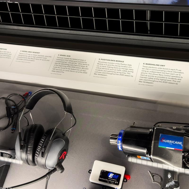 Aurora Studio headphones alternate
